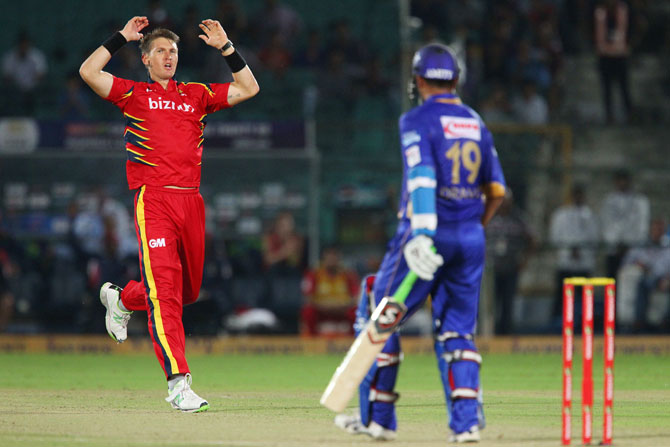 Dwaine Pretorius of the Highveld Lions reacts