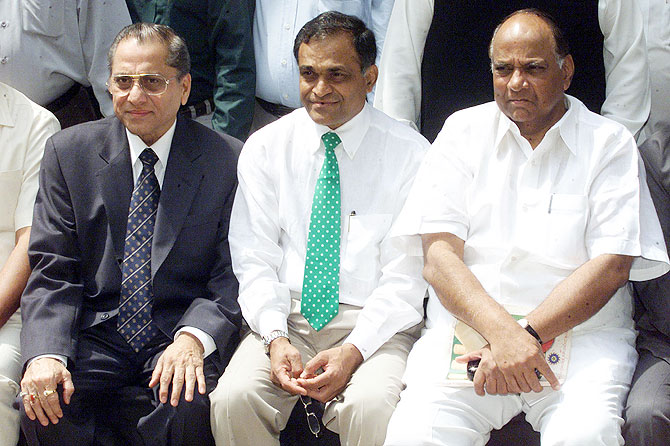 Niranjan Shah (centre) with former BCCI and ICC presidents Jagmohan Dalmiya (left) and Sharad Pawar