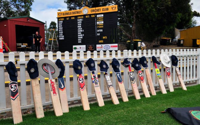 India's players pay tribute to Phil Hughes