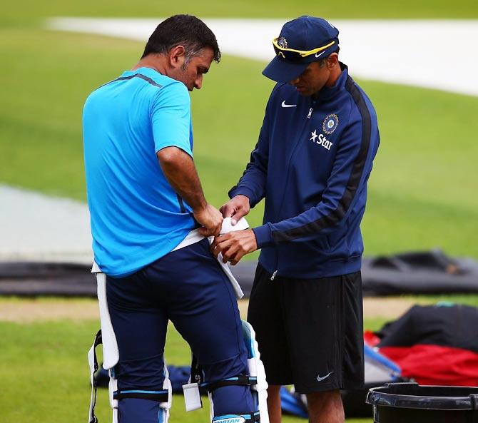 Rahul Dravid (right) with Mahendra Singh Dhoni