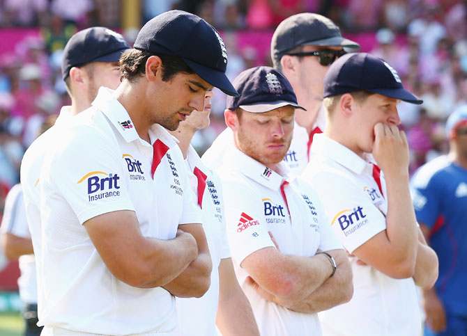 Alastair Cook of England looks dejected during day three of the Fifth Ashes Test at the Sydney Cricket Ground