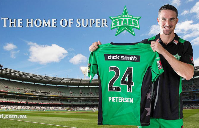 Kevin Pietersen poses with the Melbourne Stars jersey on Monday