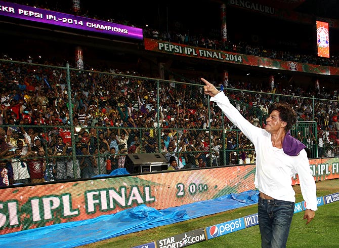 Shah Rukh Khan celebrates with the KKR fans