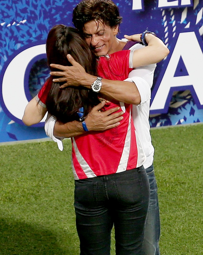 Shah Rukh Khan hugs Kings XI Punjab co-owner Preity Zinta after the IPL final.