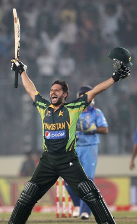 Pakistan's Shahid Afridi celebrates after clinching victory against India