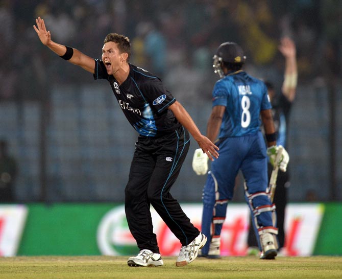 Trent Boult successfully appeals for the wicket of Kusal Perera