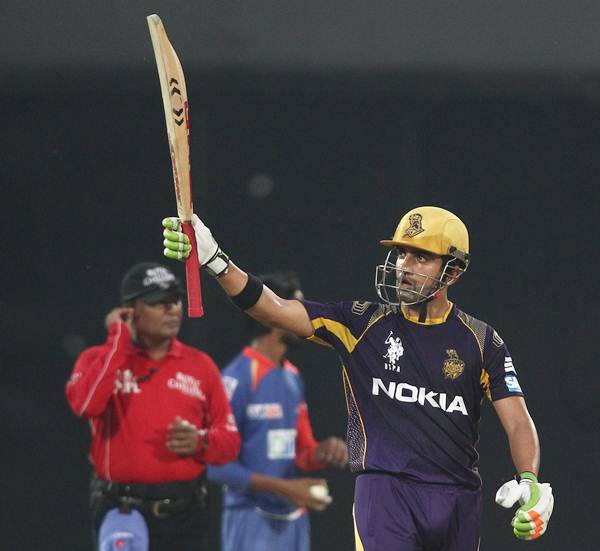 Gautam Gambhir acknowledges the applause of the crowd after getting to fifty.