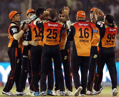 Bhuvneshwar Kumar celebrates a wicket with his Sunrisers Hyderabad teammates