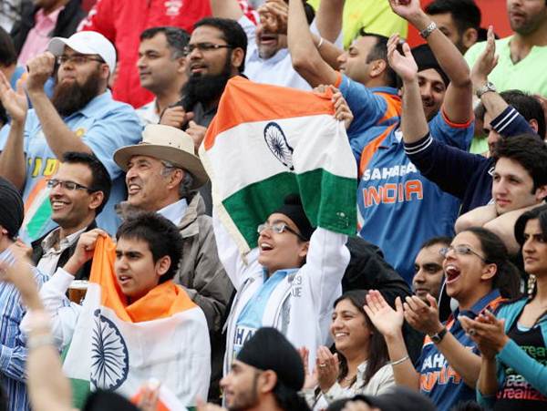 Fans show their support during the Twenty20 warm-up match between India and Pakistan at The Brit Oval on June 3, 2009 in London, 