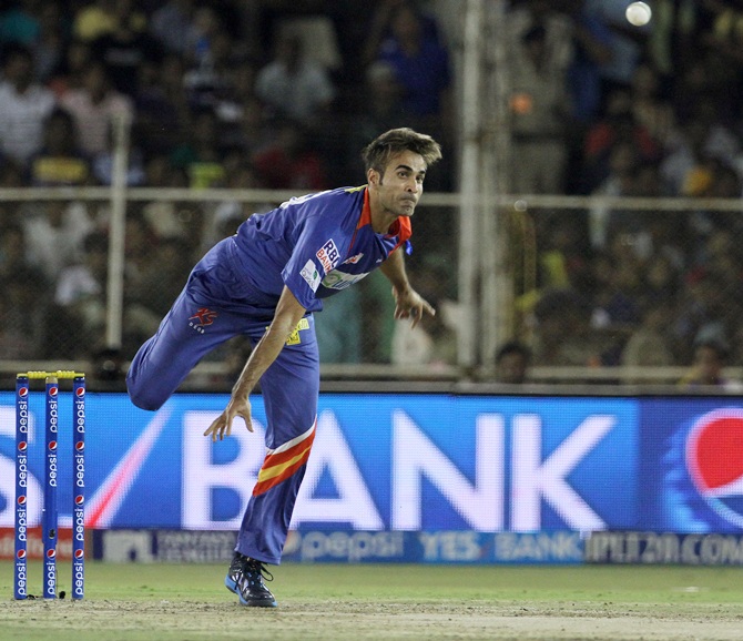 Imran Tahir records his best bowling figures