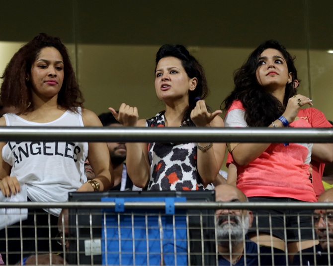 Sakshi Dhoni (centre) with designer Masaba Gupta (left).