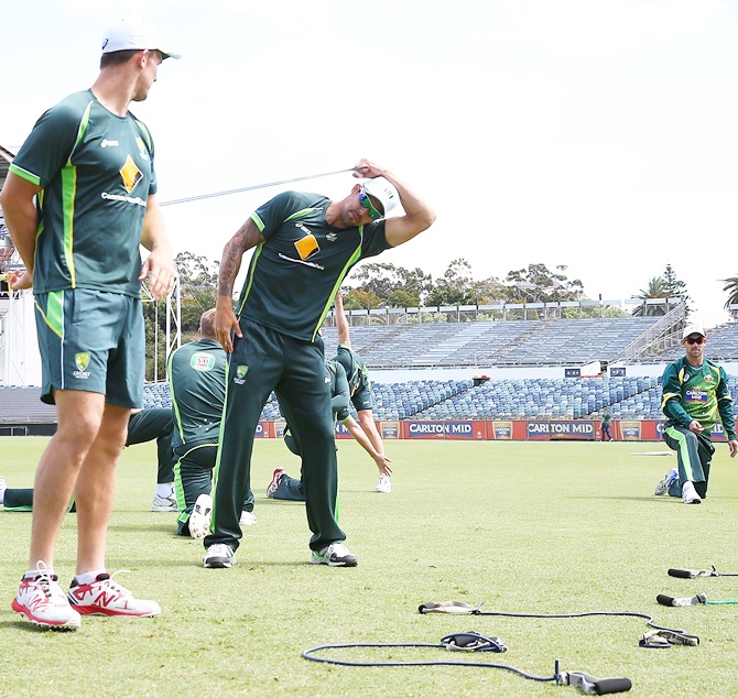 Mitchell Johnson warms up 