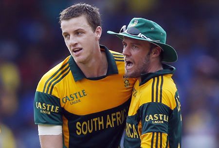 South Africa's Morne Morkel (left) celebrates with AB de Villiers