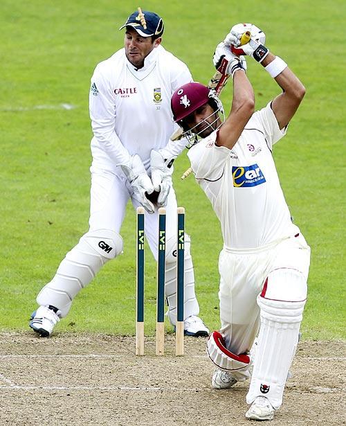 South Africa wicketkeeper Mark Boucher is injured when a delivery from leg-spinner Imran Tahir flicked the bail into his face. The 'keeper had to leave the field with a bloodied eye