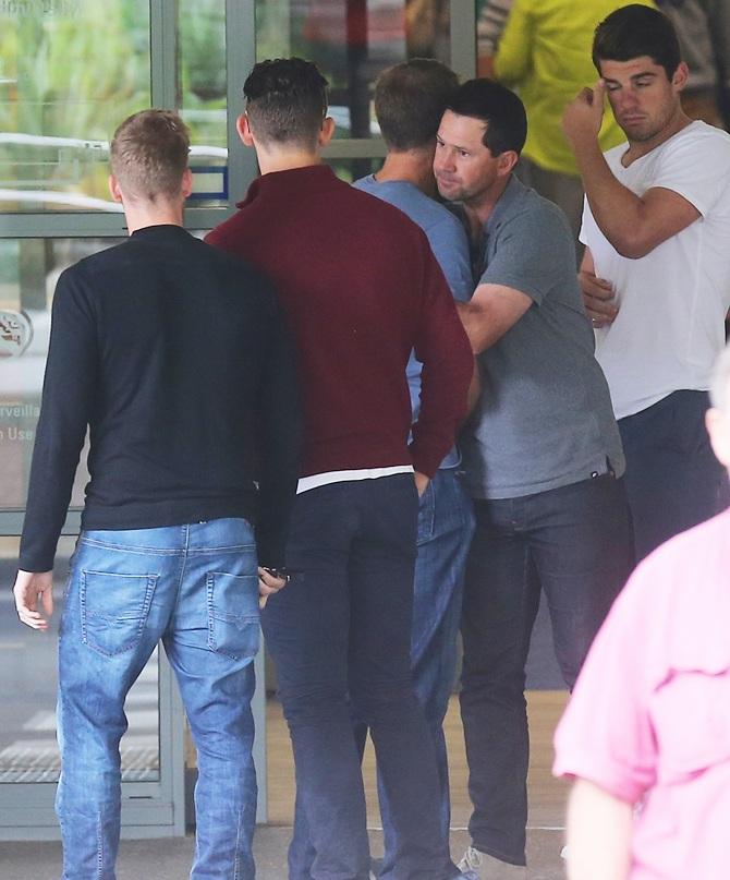 Ricky Ponting consoles Simon Katich at St Vincent's Hospital