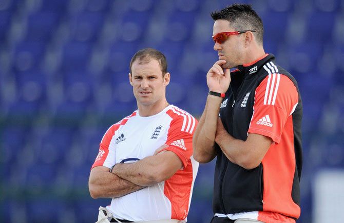 Kevin Pietersen (right) with Andrew Strauss