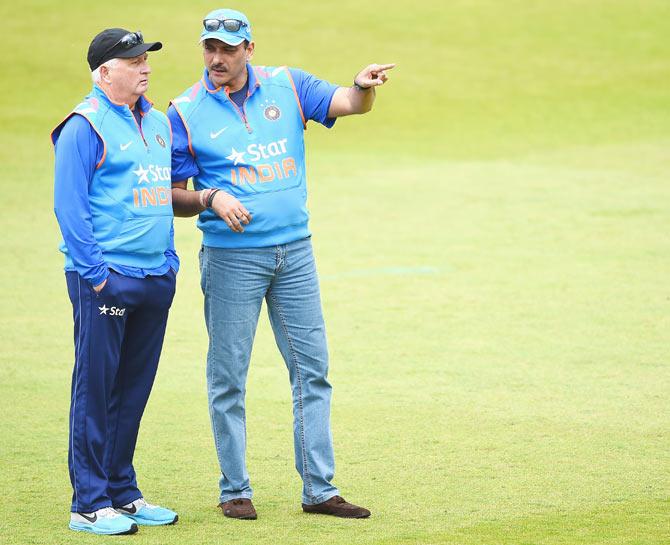 Duncan Fletcher with Ravi Shastri during a practice session at Trent Bridge