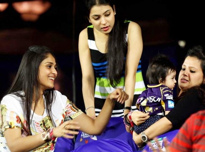 Sakshi, Gambhir, KKR, CSK