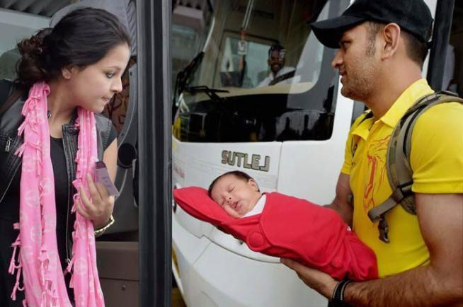 MS Dhoni with daughter