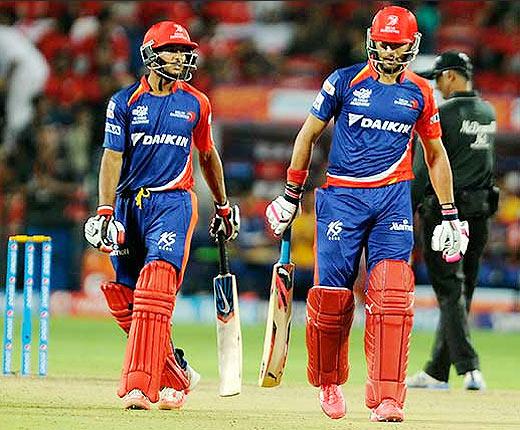 Yuvraj Singh and Mayank Agarwal of Delhi Daredevils chat