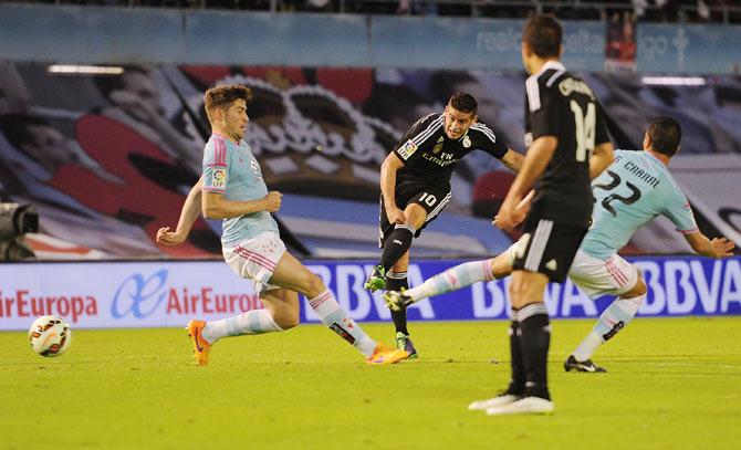 James Rodriguez of Real Madrid scores Real's 3rd goal