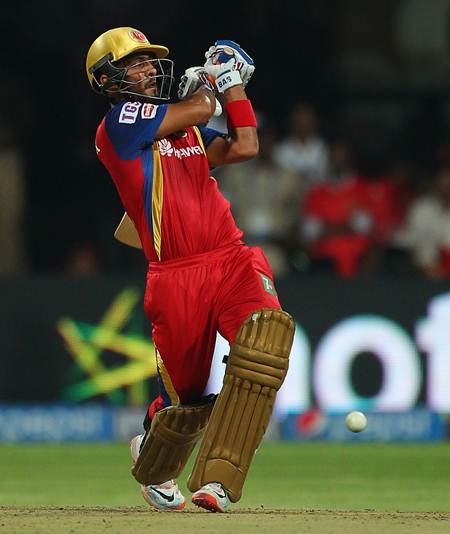 Mandeep Singh bats during the IPL