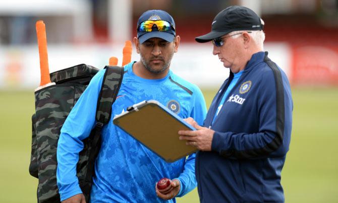 India captain Mahendra Singh Dhoni (left) with head coach Duncan Fletcher