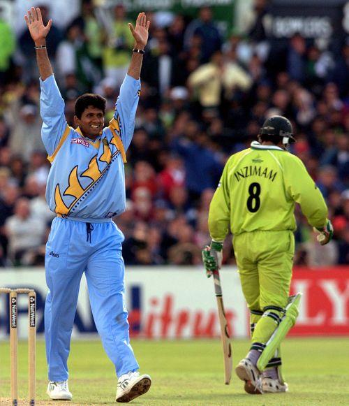 And Venkatesh Prasad sends Inzamam-ul Haq on this way...