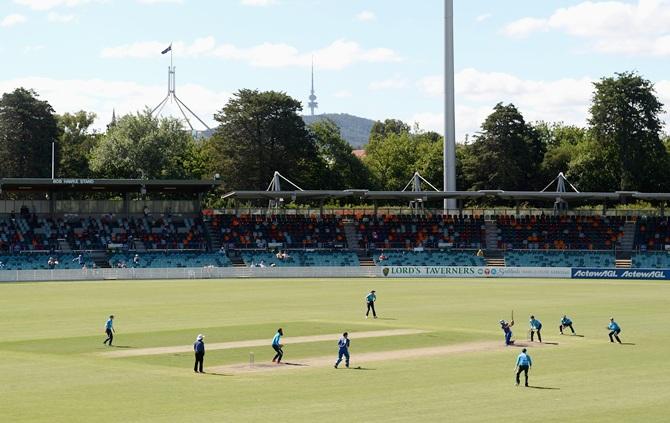 Manuka Oval (Canberra)