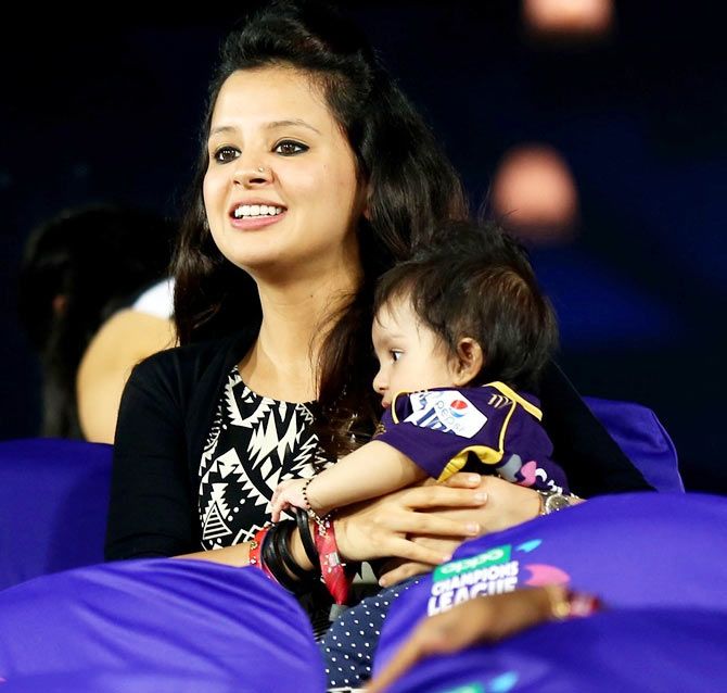 Sakshi Dhoni with Gautam Gambhir's child