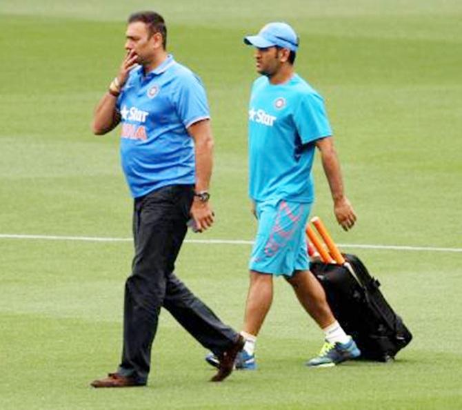 MS Dhoni with Ravi Shastri