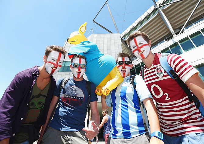 Fans arrive prior the 2015 ICC Cricket World Cup match between England and Australia at Melbourne Cricket Ground on February 14