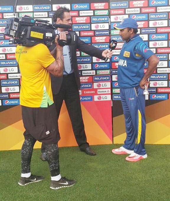 Mahela Jayawardene speaks to Simon Doull at the post-match presetation ceremony