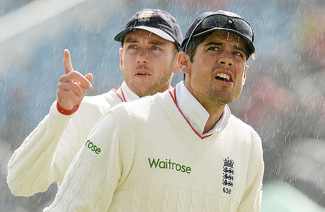 England's Alastair Cook and Stuart Broad 