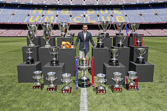 Photos Xavi Gets Emotional Farewell Tribute From The Fc Barcelona Rediff Sports 
