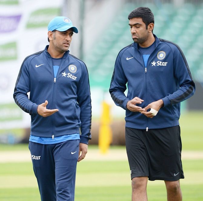  Mahendra Singh Dhoni of India speaks with R Ashwin during a nets session