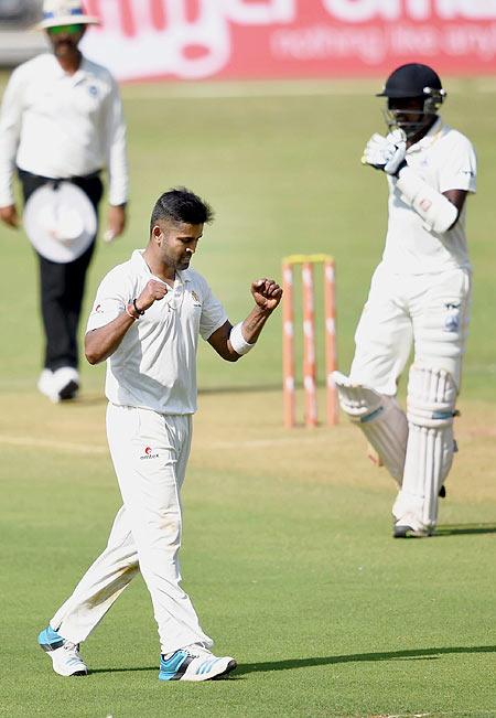  Karnataka's Vinay Kumar celebrates a scalp during the Ranji Trophy final against Tamil Nadu in Mumbai on Sunday