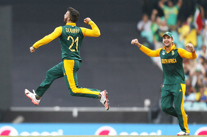 South Africa's Jean-Paul Duminy (left) is esctatic after dismissing Sri Lanka's Tharindu Kaushal for a duck during their World Cup quarter-final match at the Sydney Cricket Ground (SCG) on Wednesday