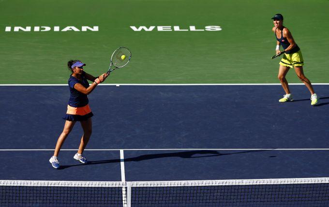 Sania-Hingis Lift Indian Wells Doubles Title - Rediff Sports