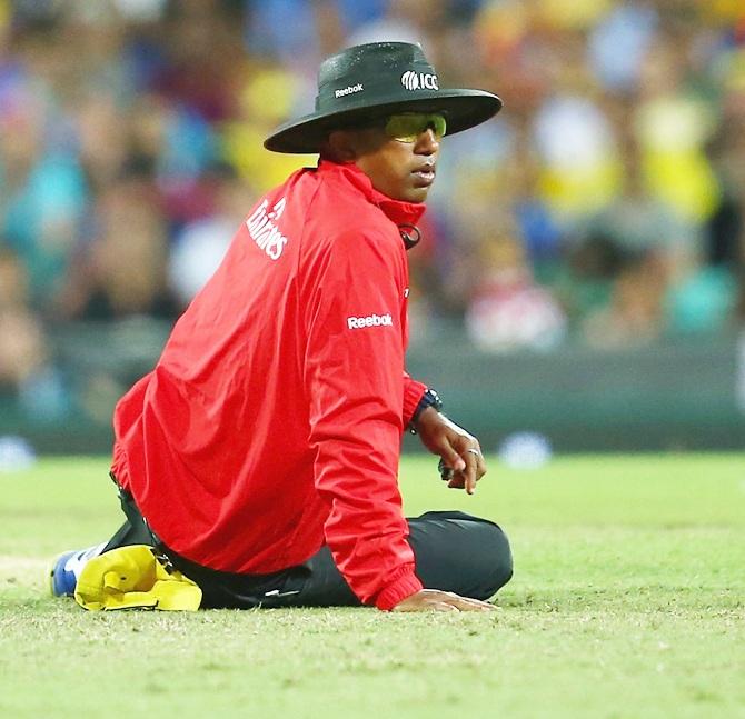 Umpire Kumar Dharmasena 