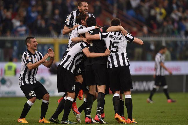 Juventus players celebrate