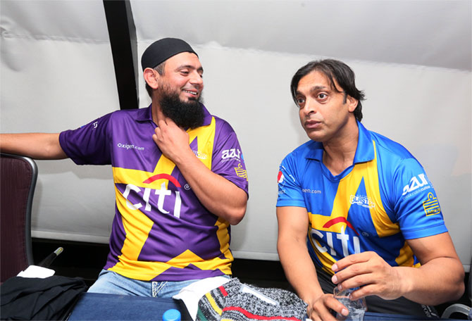 Saqlain Mushtaq and Shoaib Akhtar, the Pakistani greats.