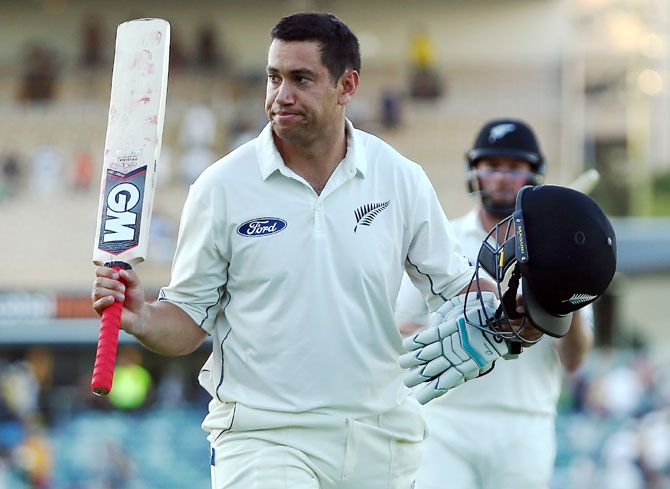 Ross Taylor of New Zealand acknowledges the crowd aas he walks of the ground