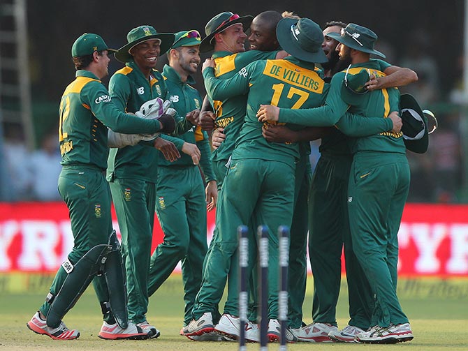 South African players celebrate the win in the 1st ODI against India at the Green Park Stadium in Kanpur 