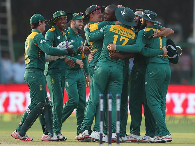 South African players celebrate the win in the 1st ODI against India at the Green Park Stadium in Kanpur