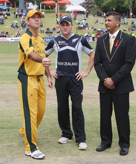 Australia captain Ricky Ponting (left) with New Zealand captain Brendon McCullum (centre) and match referee Roshan Mahanama at the coin toss before a match (Image used for representational purposes)