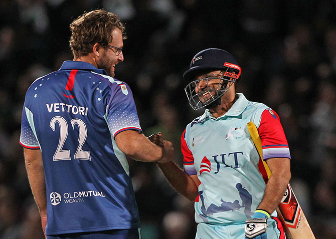 Virender Sehwag and Daniel Vettori 