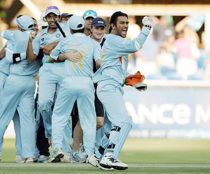 When Dhoni Brought The T World Cup Home In 07 Rediff Cricket