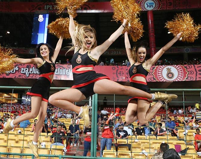 IPL cheerleaders