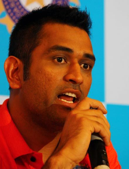 Dhoni's battle with mobile company enters final overs - Rediff Cricket
